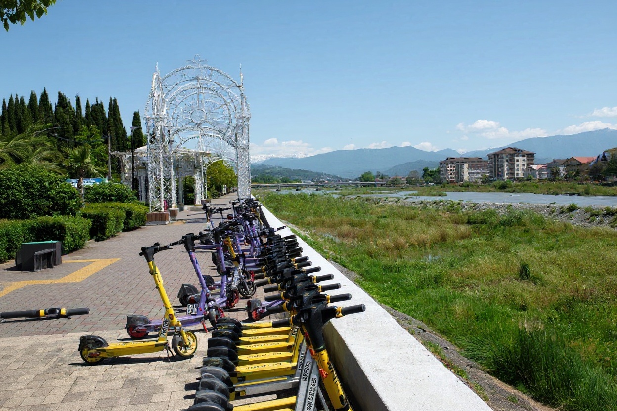Marshrutka at Didube station — the cheapest way to reach Telavi, departures from early morning